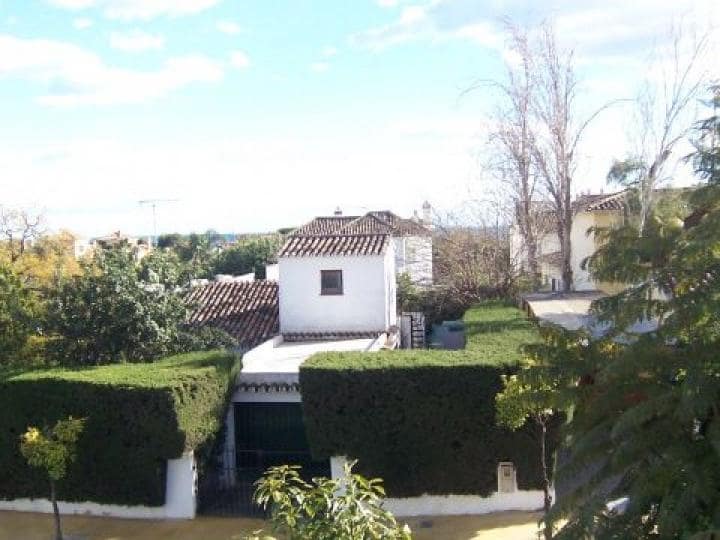 4 sovrum Villa till salu i Marbella med pool garage - 895 000 € (Ref: 10001686)
