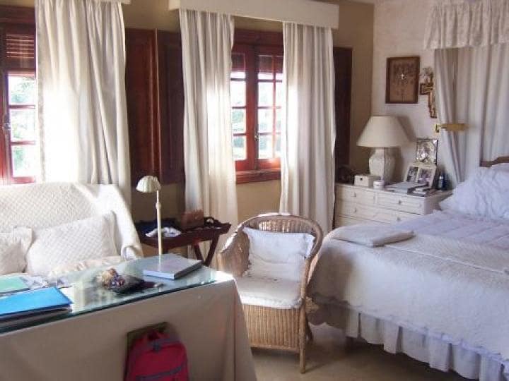 4 sovrum Villa till salu i Marbella med pool garage - 895 000 € (Ref: 10001686)