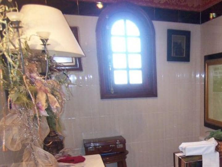 4 sovrum Villa till salu i Marbella med pool garage - 895 000 € (Ref: 10001686)