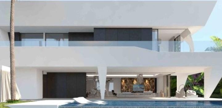 4 soveværelse Villa til salg i Estepona med swimmingpool garage - € 1.435.000 (Ref: 10001687)