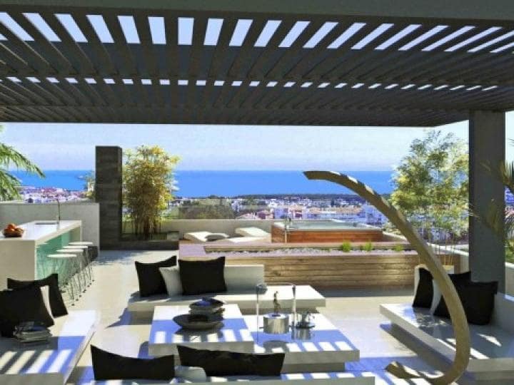 4 soveværelse Villa til salg i Estepona med swimmingpool garage - € 1.435.000 (Ref: 10001687)