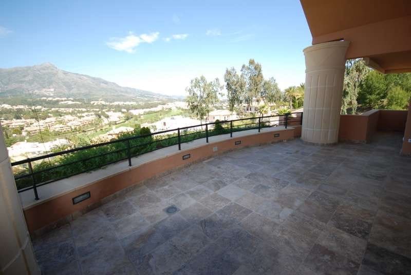 3 sovrum Takvåning till salu i Marbella med pool garage - 1 240 000 € (Ref: 10001689)