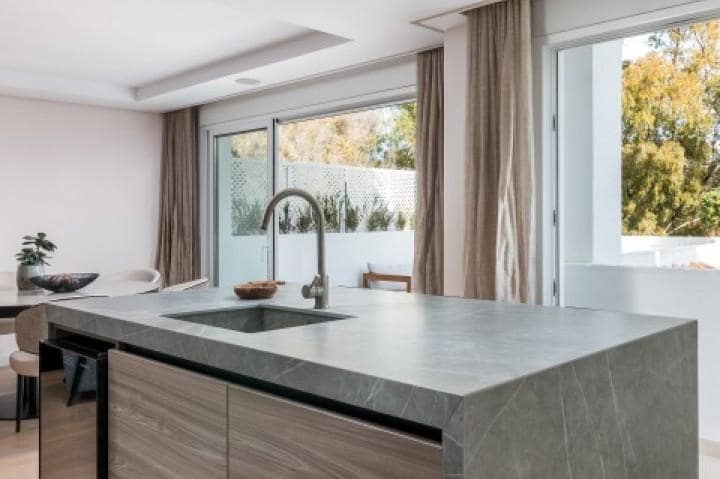 Apartamento de 4 habitaciones en Golden Mile en venta con piscina garaje - 895.000 € (Ref: 10001691)