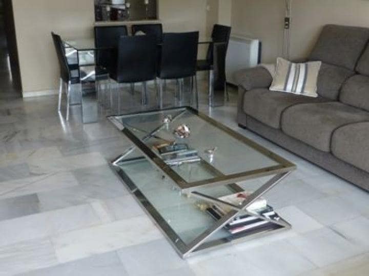 4 soveværelse Lejlighed til salg i Nueva Andalucia med swimmingpool garage - € 430.000 (Ref: 10001693)