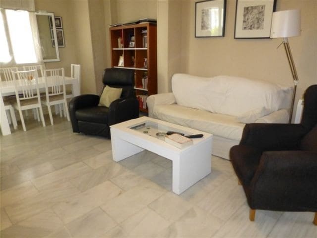 4 soveværelse Lejlighed til salg i Nueva Andalucia, Marbella med swimmingpool garage - € 430.000 (Ref: 10001693)