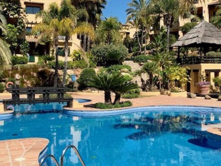 2 bedroom Apartment for sale in Estepona with pool garage - € 310,000 (Ref: 10001694)