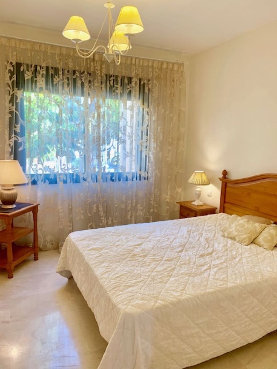 2 bedroom Apartment for sale in Estepona with pool garage - € 310,000 (Ref: 10001694)