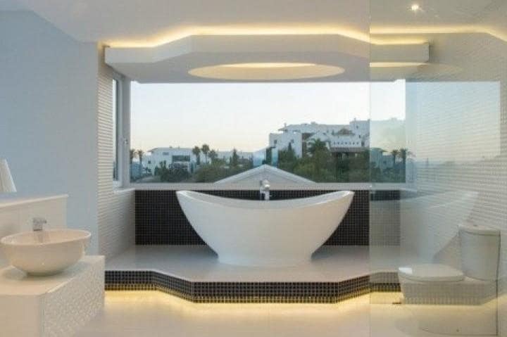 9 quarto Moradia para venda em Benahavis com piscina garagem - 2 795 000 € (Ref: 10001695)