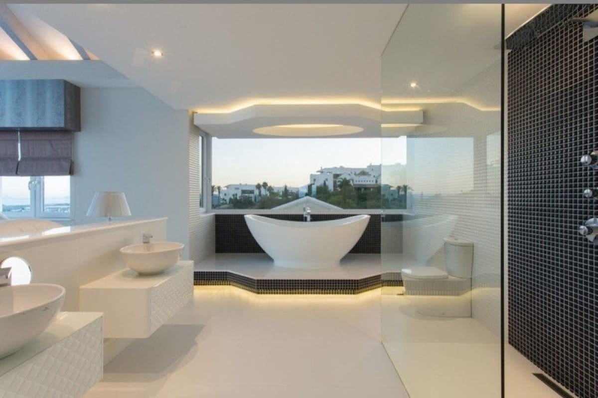 9 quarto Moradia para venda em Benahavis com piscina garagem - 2 795 000 € (Ref: 10001695)