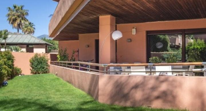 3 quarto Apartamento para venda em Puerto Banus com piscina garagem - 1 400 000 € (Ref: 10001697)