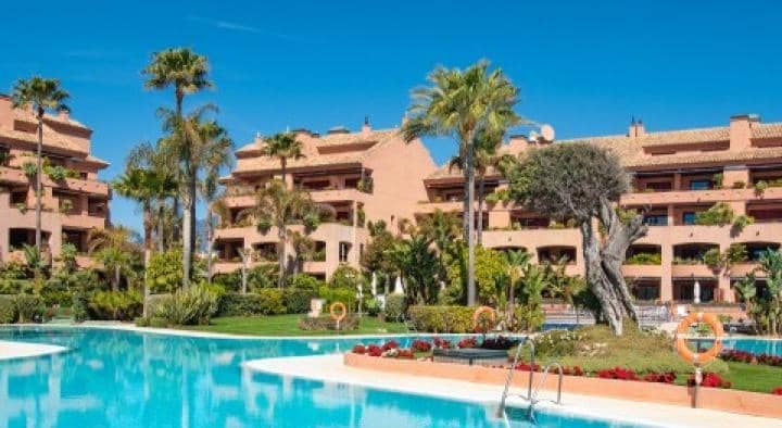 3 quarto Apartamento para venda em Puerto Banus com piscina garagem - 1 400 000 € (Ref: 10001697)