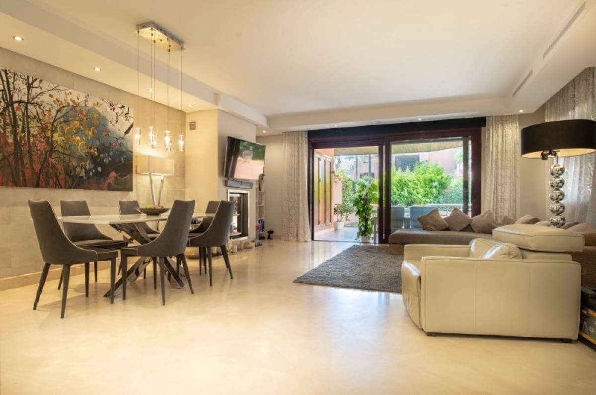 3 quarto Apartamento para venda em Puerto Banus com piscina garagem - 1 400 000 € (Ref: 10001697)