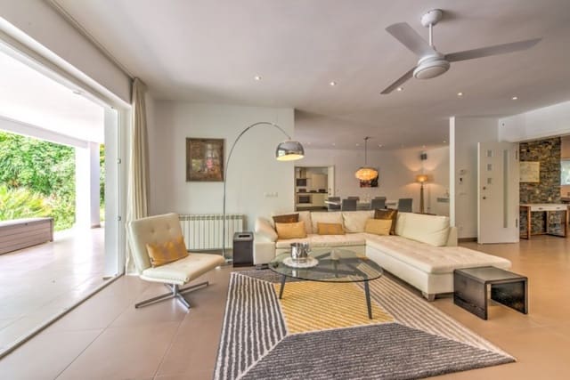 4 soverom Villa til salgs i Marbella med svømmebasseng garasje - € 1 399 000 (Ref: 10001698)