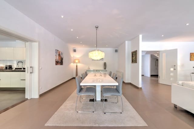 4 soverom Villa til salgs i Marbella med svømmebasseng garasje - € 1 399 000 (Ref: 10001698)