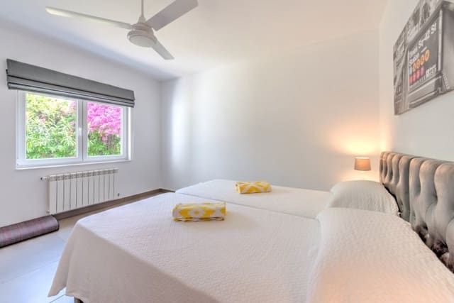 4 soverom Villa til salgs i Marbella med svømmebasseng garasje - € 1 399 000 (Ref: 10001698)