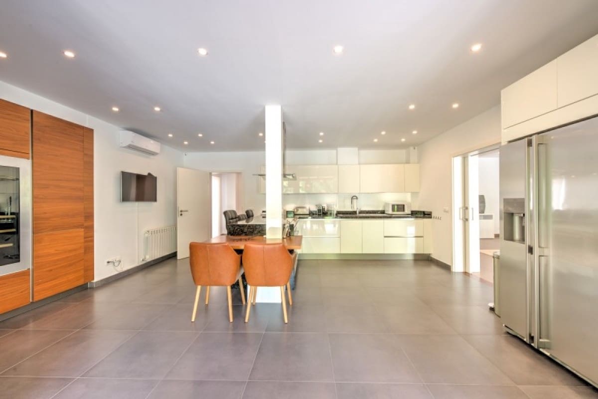 4 bedroom Villa for sale in Marbella with pool garage - € 1,399,000 (Ref: 10001698)
