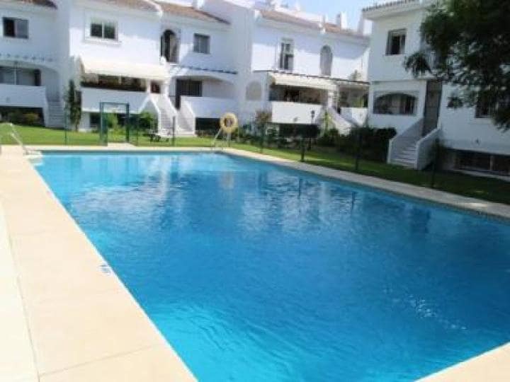 4 bedroom Townhouse for sale in Nueva Andalucia with pool garage - € 339,000 (Ref: 10001700)