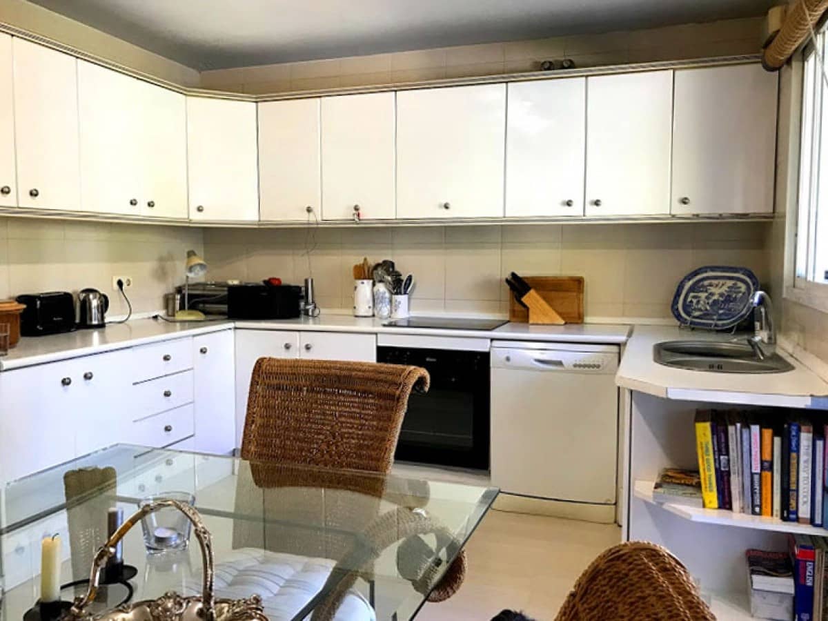 4 bedroom Townhouse for sale in Nueva Andalucia with pool garage - € 339,000 (Ref: 10001700)
