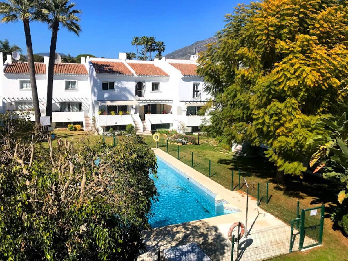 4 bedroom Townhouse for sale in Nueva Andalucia with pool garage - € 339,000 (Ref: 10001700)