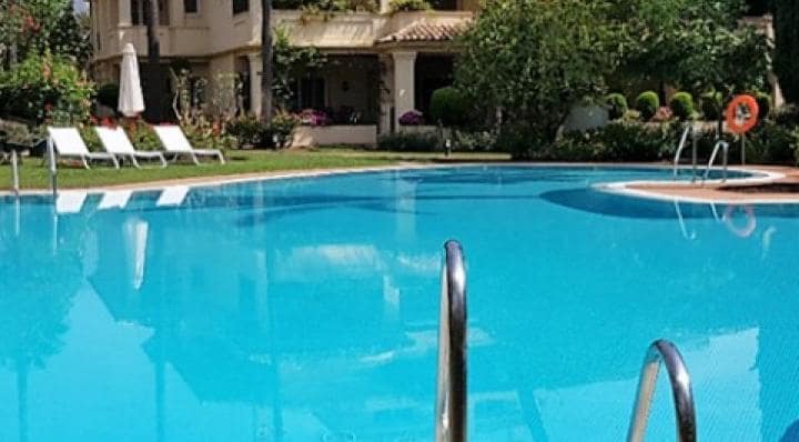 2 soveværelse Penthouse til salg i Marbella med swimmingpool garage - € 495.000 (Ref: 10001701)