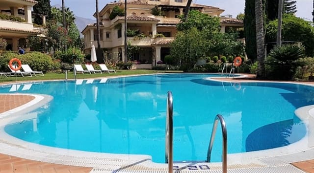 2 soveværelse Penthouse til salg i Marbella med swimmingpool garage - € 495.000 (Ref: 10001701)