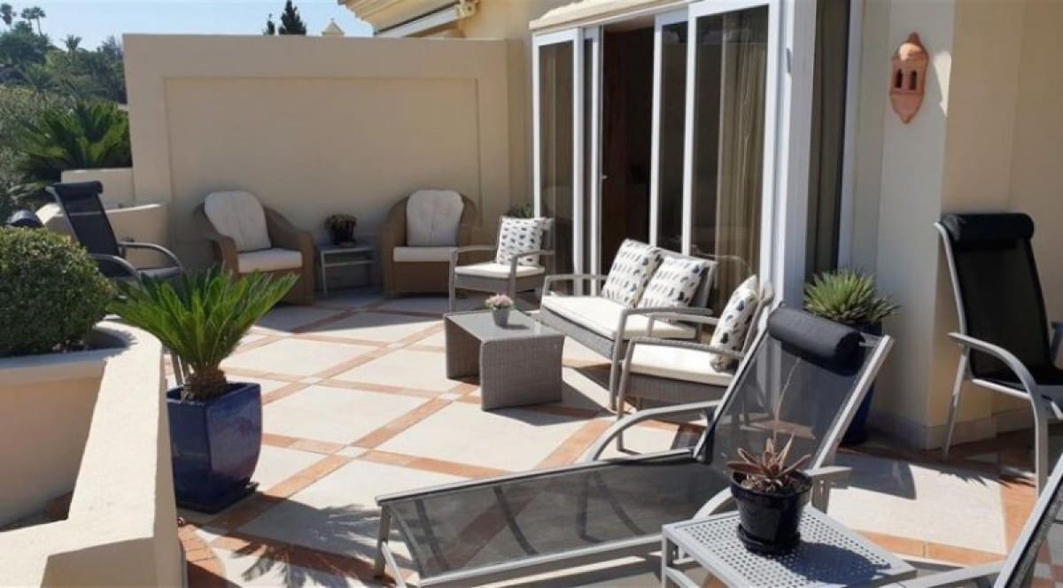 2 soveværelse Penthouse til salg i Marbella med swimmingpool garage - € 495.000 (Ref: 10001701)