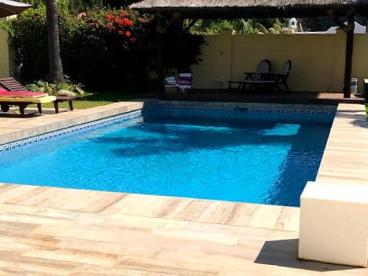 4 soveværelse Villa til salg i Marbella med swimmingpool garage - € 1.395.000 (Ref: 10001702)