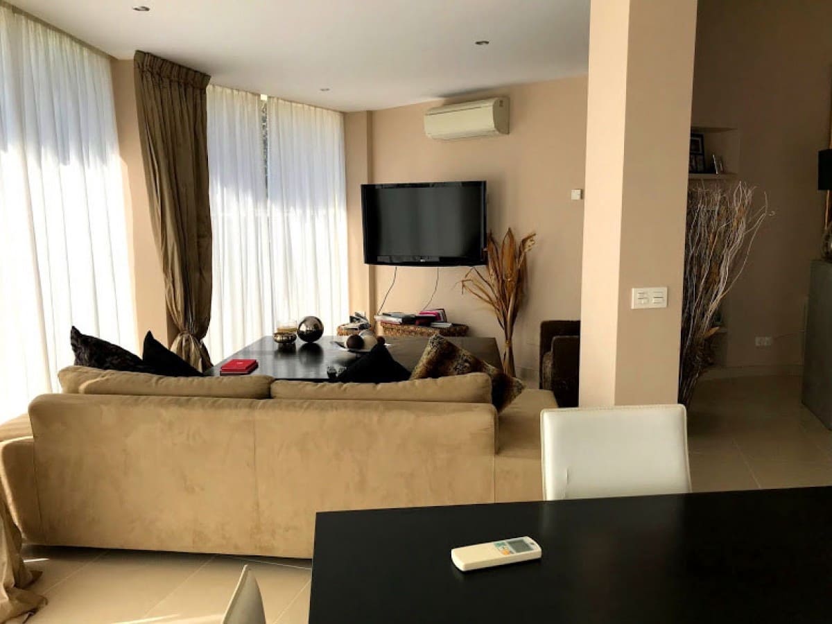 4 soveværelse Villa til salg i Marbella med swimmingpool garage - € 1.395.000 (Ref: 10001702)