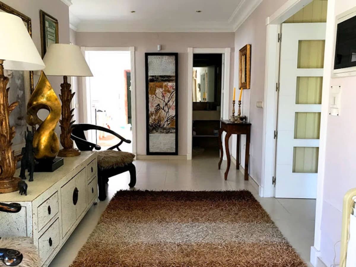 4 soveværelse Villa til salg i Marbella med swimmingpool garage - € 1.395.000 (Ref: 10001702)
