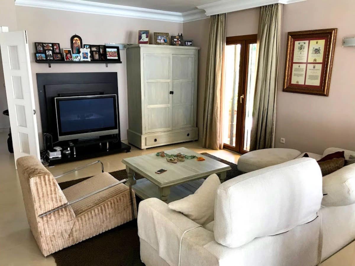 4 soveværelse Villa til salg i Marbella med swimmingpool garage - € 1.395.000 (Ref: 10001702)