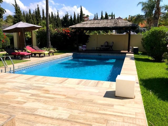 4 soveværelse Villa til salg i Marbella med swimmingpool garage - € 1.395.000 (Ref: 10001702)
