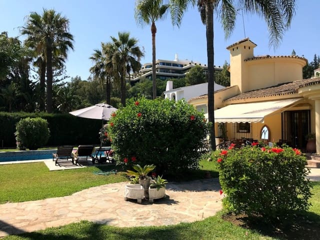 4 soveværelse Villa til salg i Marbella med swimmingpool garage - € 1.395.000 (Ref: 10001702)