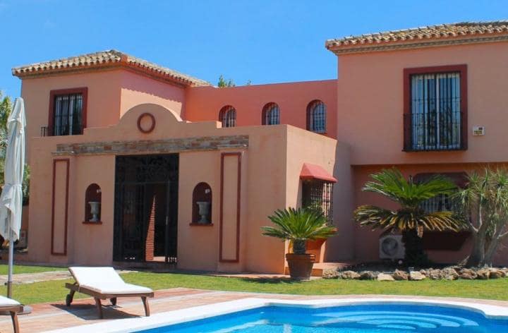 6 chambre Villa/Maison à vendre à Estepona avec piscine garage - 1 615 000 € (Ref: 10001703)