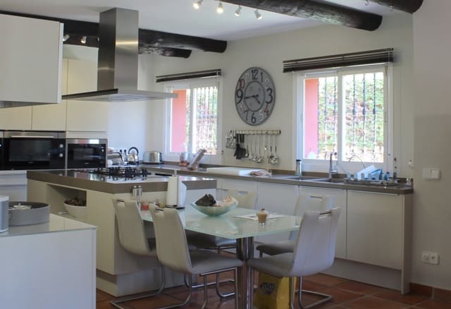 6 chambre Villa/Maison à vendre à Estepona avec piscine garage - 1 615 000 € (Ref: 10001703)