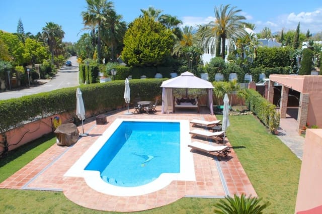 6 chambre Villa/Maison à vendre à Estepona avec piscine garage - 1 615 000 € (Ref: 10001703)