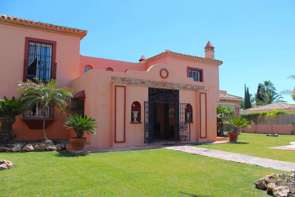 6 chambre Villa/Maison à vendre à Estepona avec piscine garage - 1 615 000 € (Ref: 10001703)