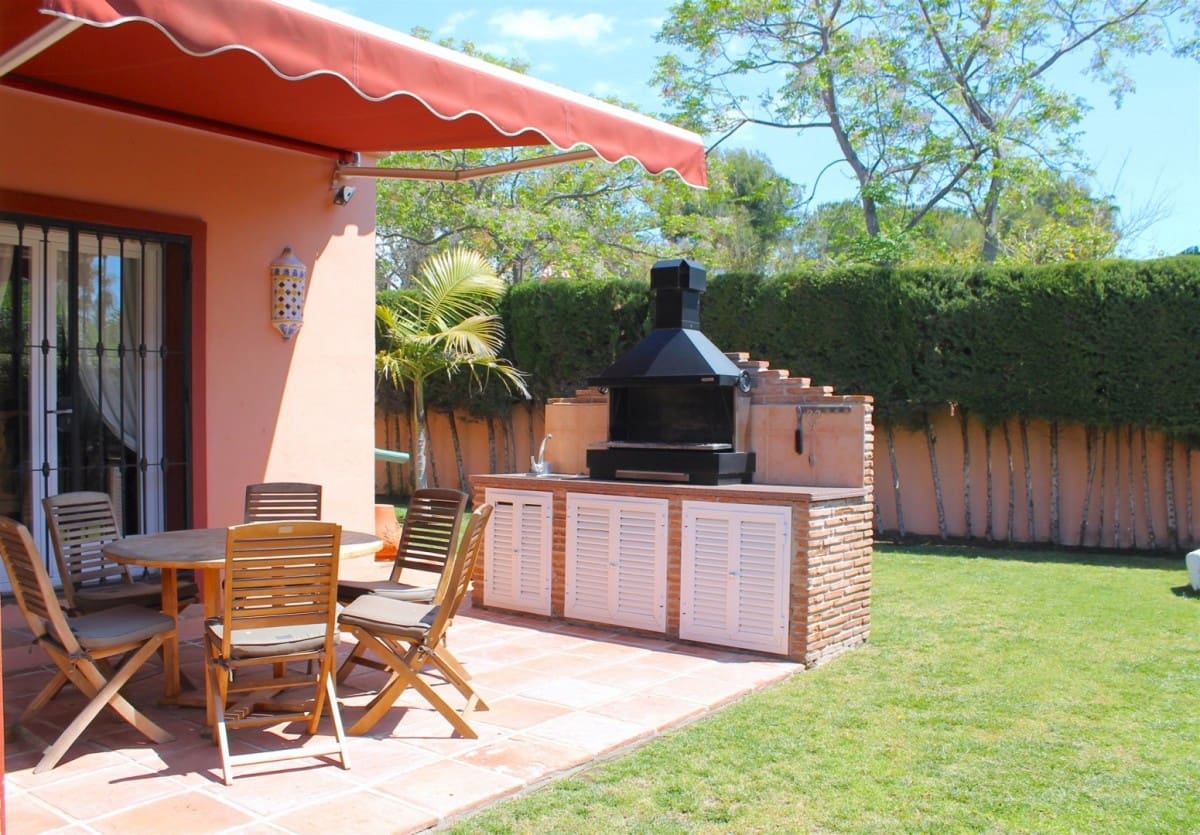 6 chambre Villa/Maison à vendre à Estepona avec piscine garage - 1 615 000 € (Ref: 10001703)
