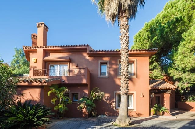 5 bedroom Villa for sale in Marbella with pool garage - € 2,200,000 (Ref: 10001704)
