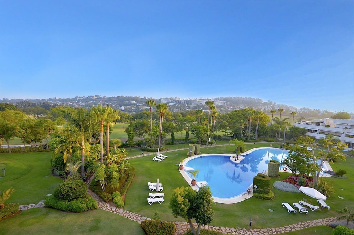 Ático de 4 habitaciones en Marbella en venta con piscina garaje - 2.495.000 € (Ref: 10001705)