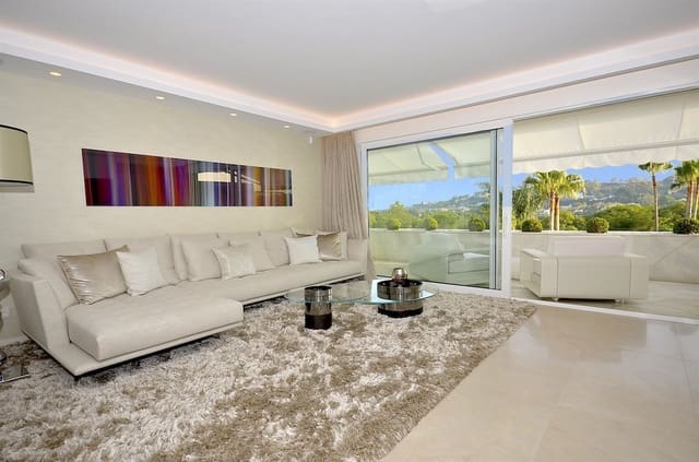 4 bedroom Penthouse for sale in Marbella with pool garage - € 2,495,000 (Ref: 10001705)