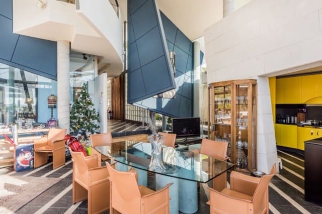 2 bedroom Villa for sale in Marbella with pool - € 2,199,500 (Ref: 10001708)
