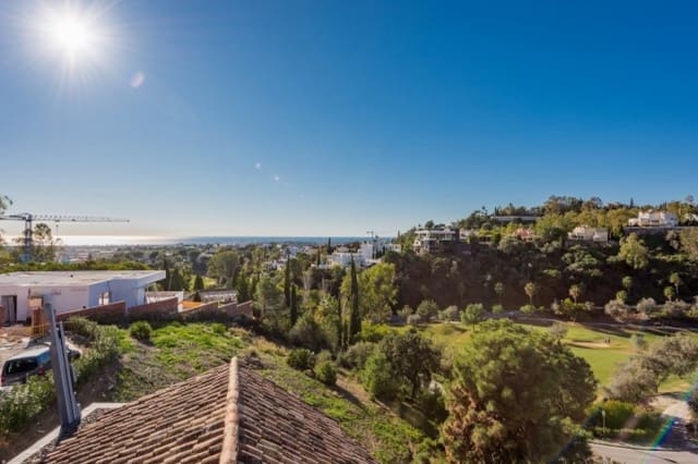 2 bedroom Villa for sale in Marbella with pool - € 2,199,500 (Ref: 10001708)
