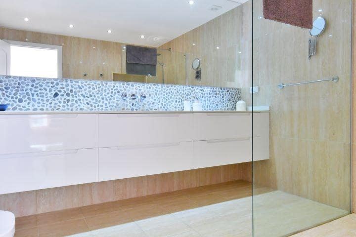 5 Zimmer Villa zu verkaufen in Marbella mit Pool Garage - 1.700.000 € (Ref: 10001711)