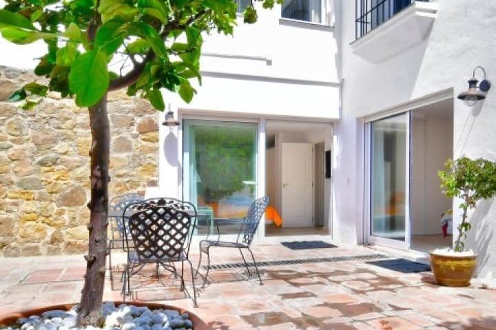 5 Zimmer Villa zu verkaufen in Marbella mit Pool Garage - 1.700.000 € (Ref: 10001711)