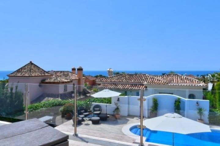 5 Zimmer Villa zu verkaufen in Marbella mit Pool Garage - 1.700.000 € (Ref: 10001711)