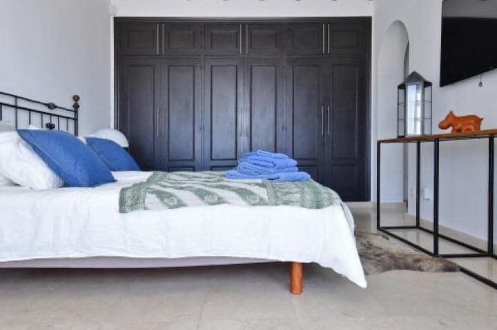 5 Zimmer Villa zu verkaufen in Marbella mit Pool Garage - 1.700.000 € (Ref: 10001711)