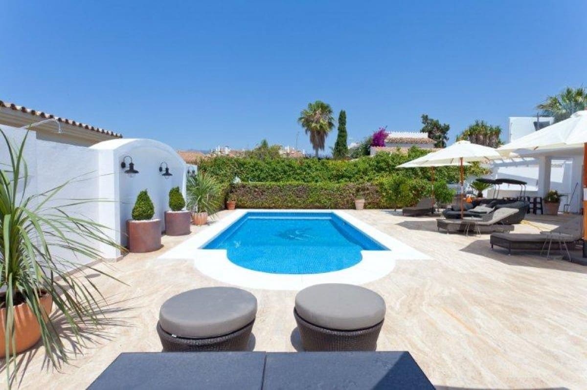 5 Zimmer Villa zu verkaufen in Marbella mit Pool Garage - 1.700.000 € (Ref: 10001711)