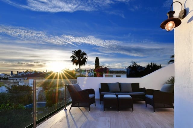 5 Zimmer Villa zu verkaufen in Marbella mit Pool Garage - 1.700.000 € (Ref: 10001711)