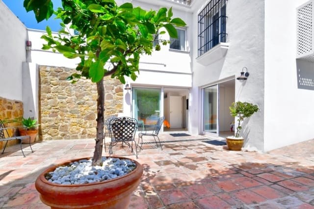 5 Zimmer Villa zu verkaufen in Marbella mit Pool Garage - 1.700.000 € (Ref: 10001711)