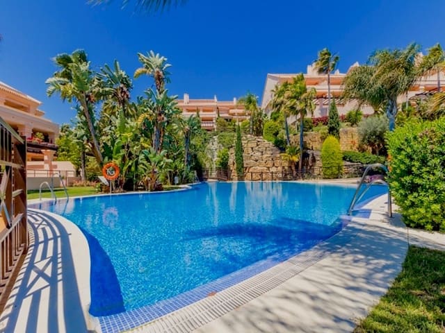 Ático de 3 habitaciones en Marbella en venta con piscina garaje - 875.000 € (Ref: 10001712)